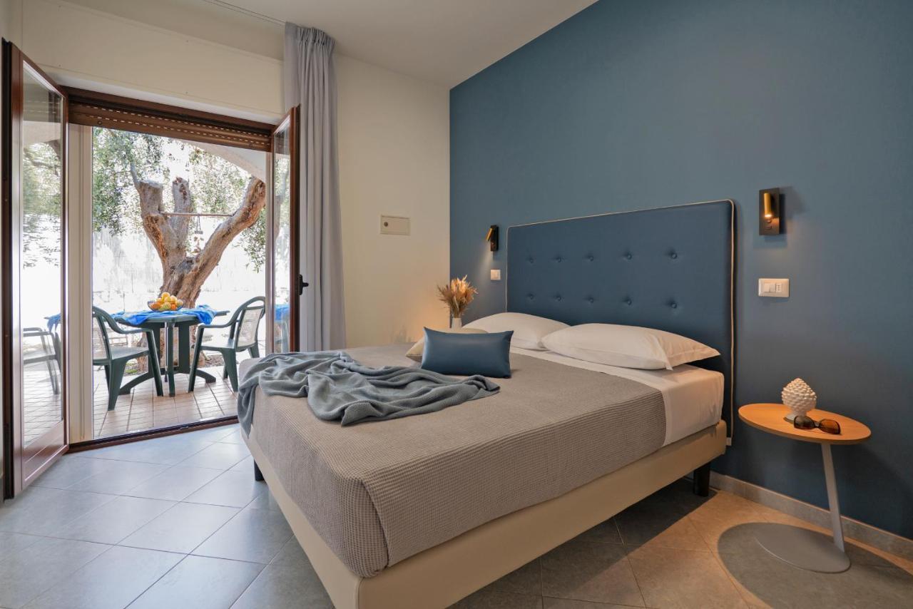 Hotel Residence Torre Del Porto Mattinata Eksteriør billede