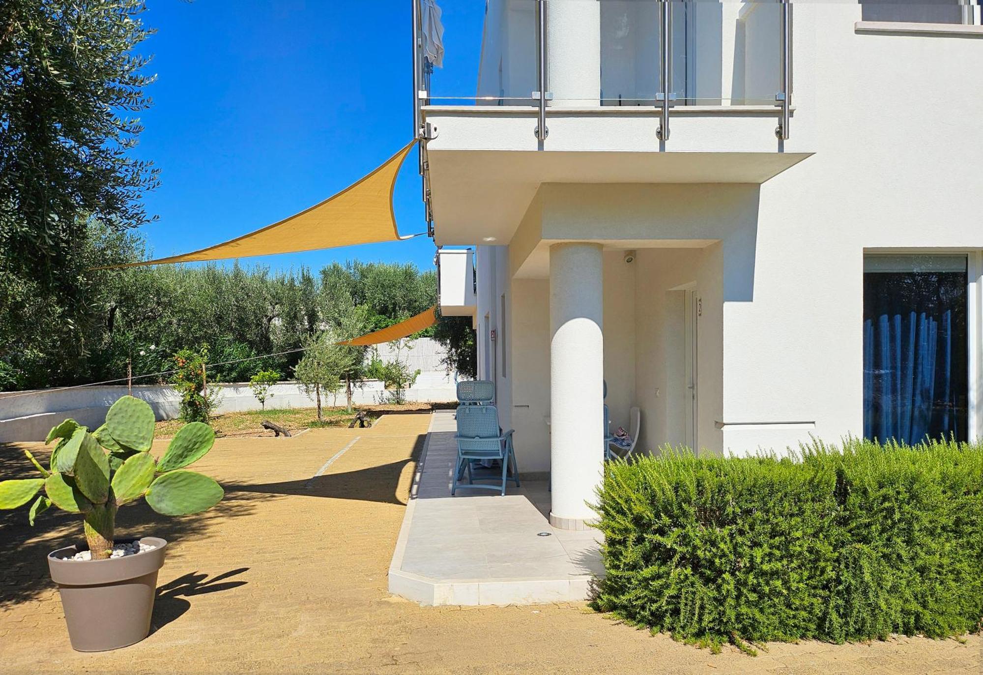 Hotel Residence Torre Del Porto Mattinata Eksteriør billede